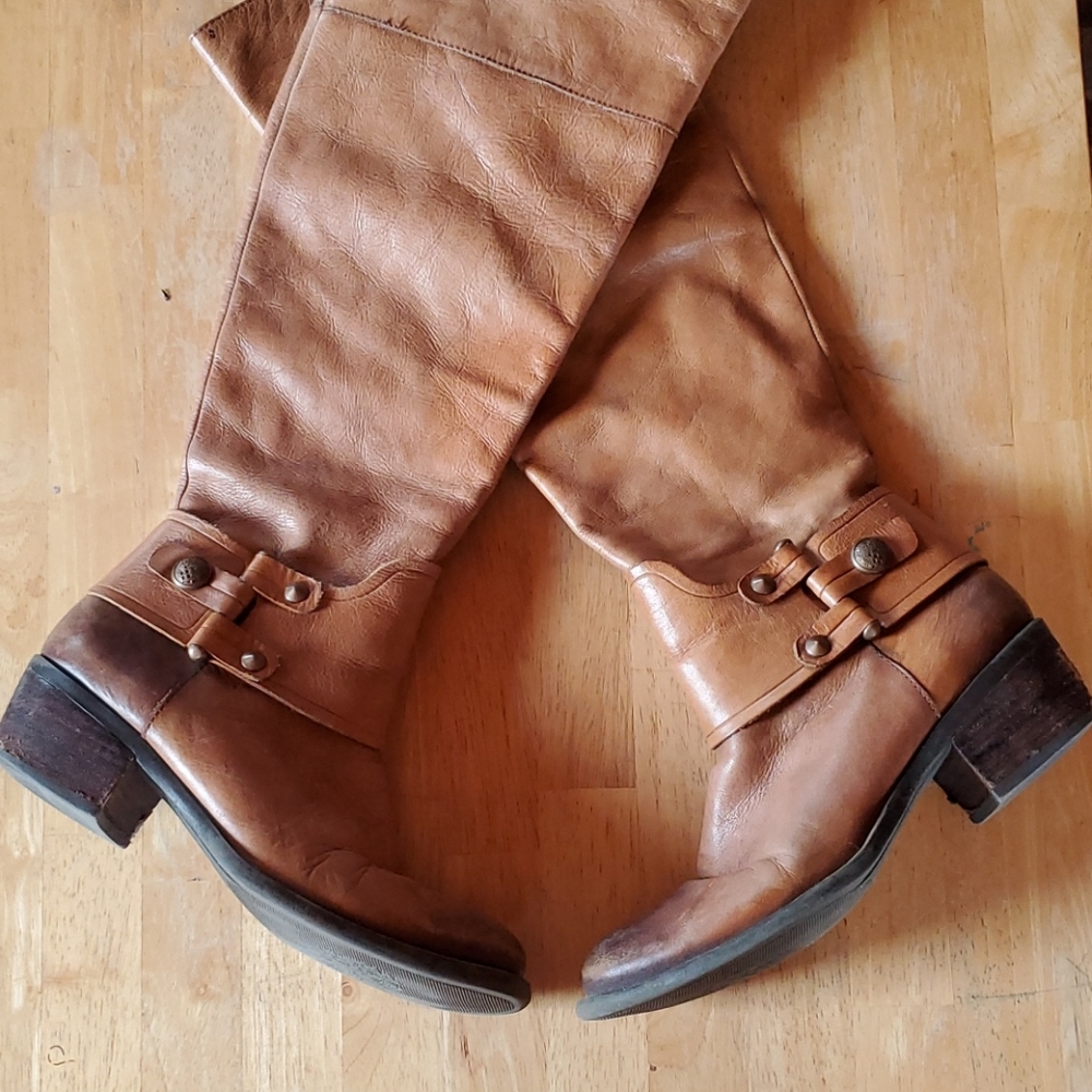 Vince Camuto Brooklee Distressed Leather Riding Boots Size 7.5